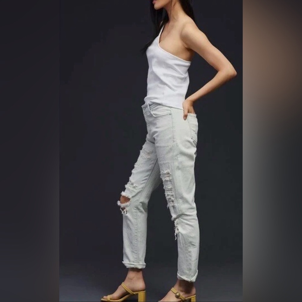 PILCRO Anthropologie Destroyed Mid-Rise Slim Boyfriend Jeans Light Wash Sz 27 - Picture 3 of 15